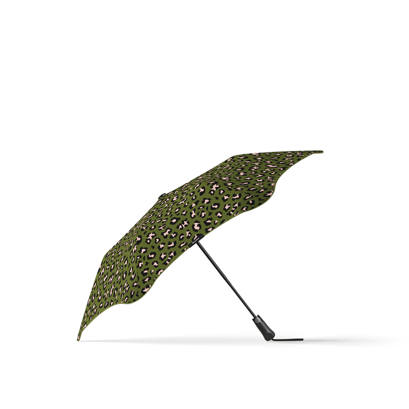 BLUNT Umbrellas Australia Engineering joy. BLUNT Umbrellas AU